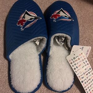 BNWT Toronto Blue Jays Slippers Fuzzy men’s size 10-11